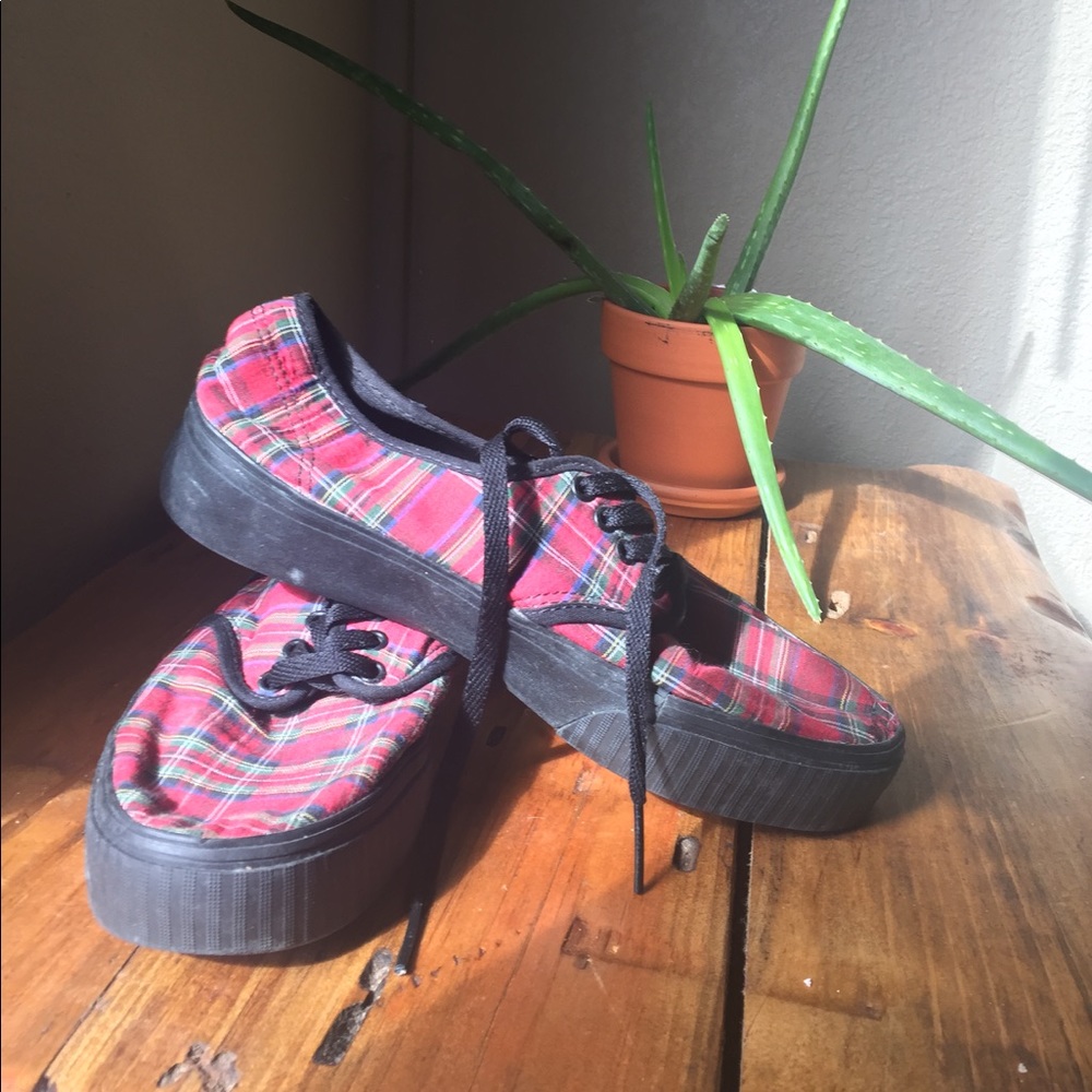 Plaid platform Vans